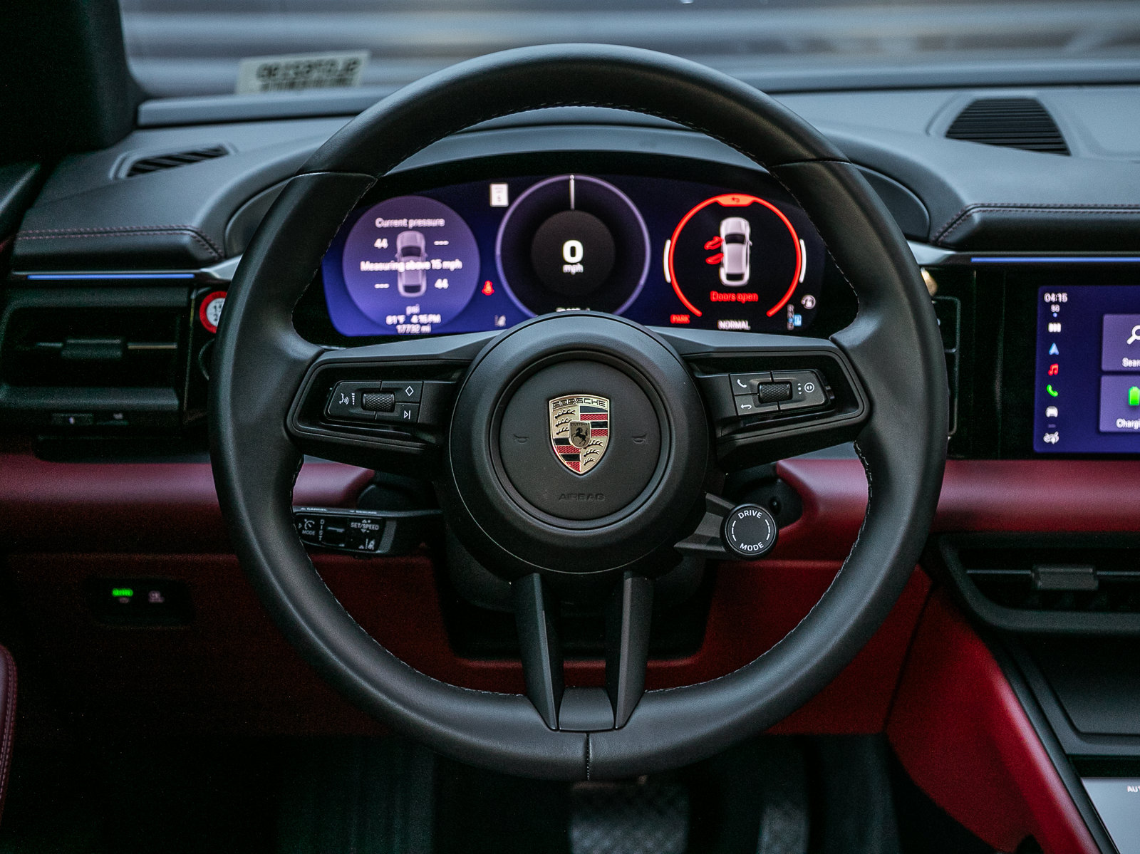 Certified 2025 Porsche Macan Electric RWD image 13