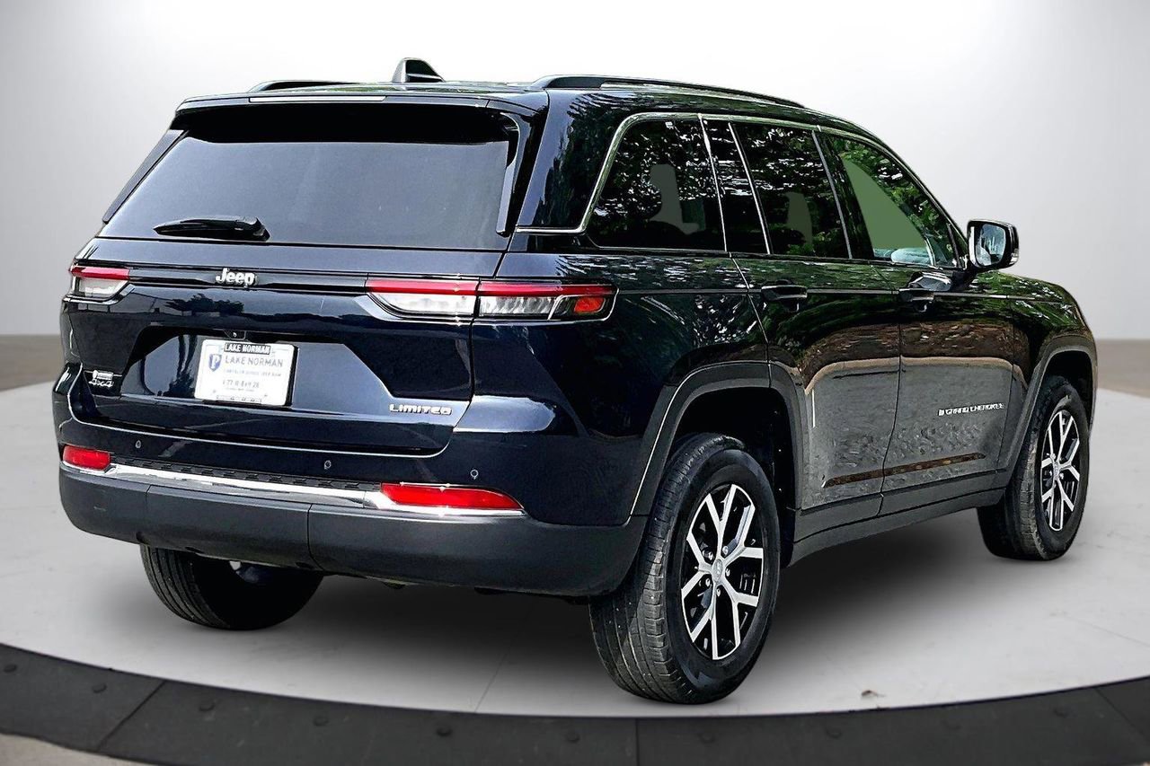 Certified 2023 Jeep Grand Cherokee Limited AWD/4WD image 9