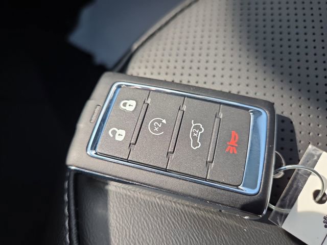 New 2025 Jeep Grand Cherokee L Limited w/ Luxury Tech Group II image 32