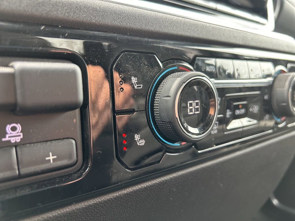 Used 2025 Chevrolet Silverado 2500 LT w/ Convenience Package image 34