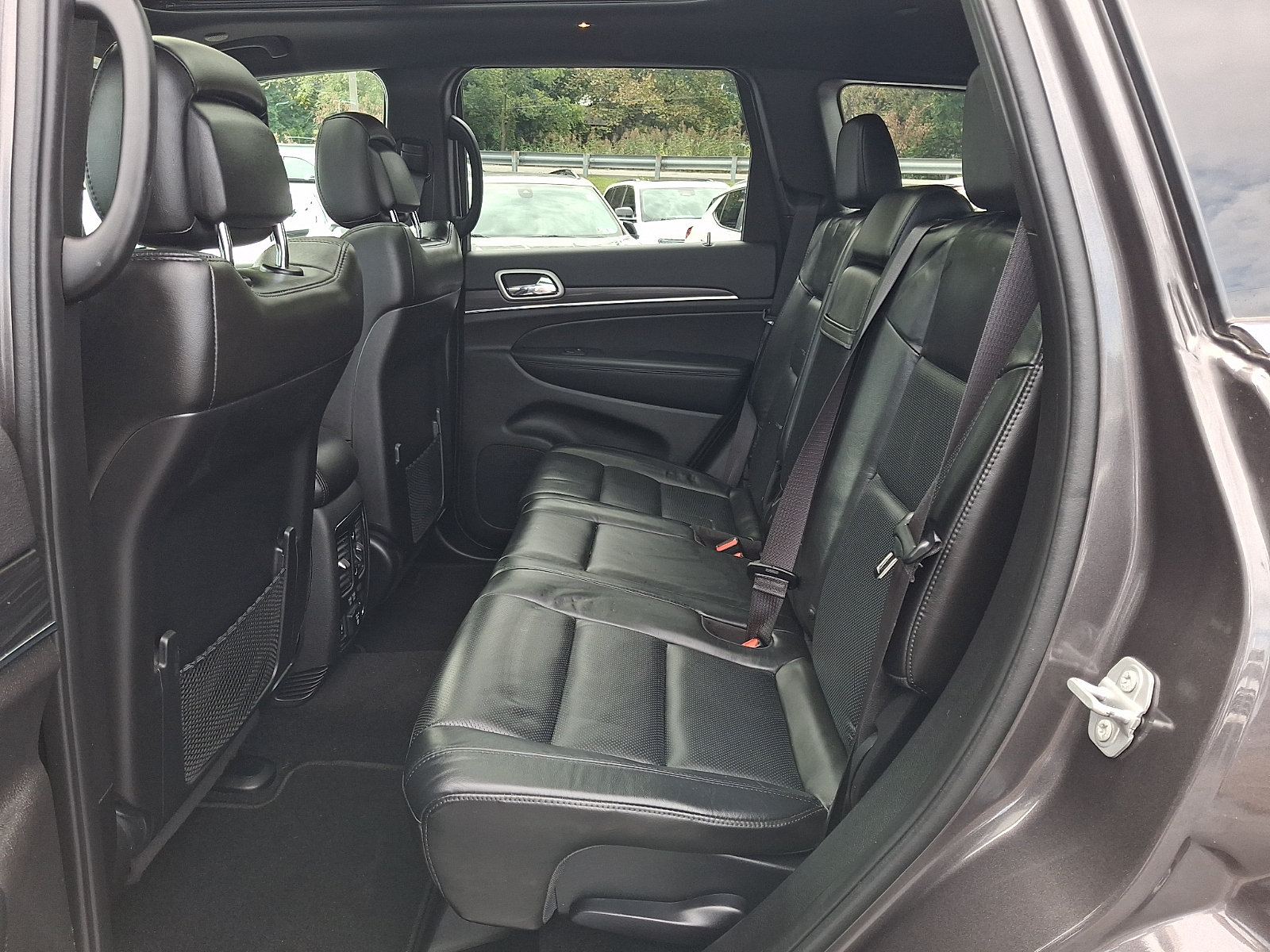 Used 2021 Jeep Grand Cherokee Limited w/ Luxury Group II AWD/4WD image 10