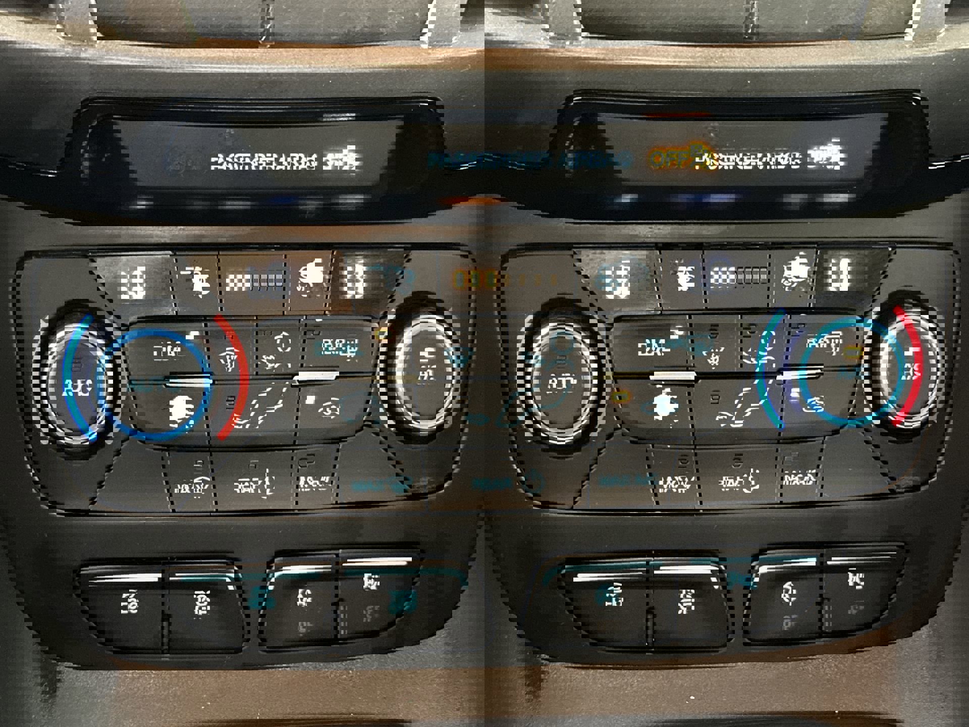 Used 2019 Ford Transit Connect XLT w/ Driver-Assist Package image 23