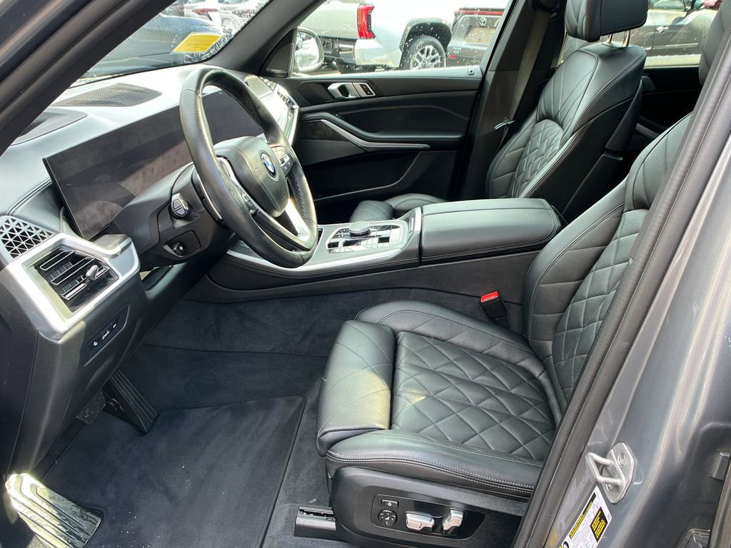 Used 2024 BMW X5 xDrive40i w/ Premium Package image 9