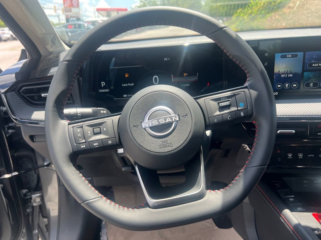 New 2025 Nissan Kicks SR image 15