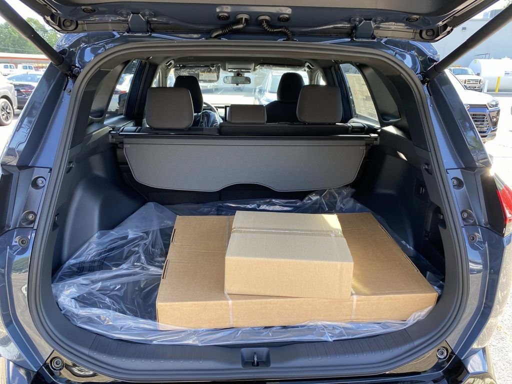 New 2026 Toyota RAV4 SE w/ Convenience Package AWD/4WD image 5