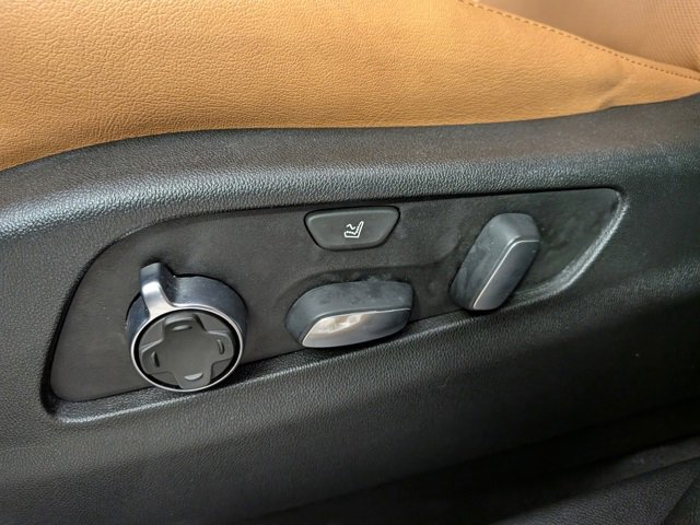 Used 2021 Cadillac XT4 Premium Luxury image 17