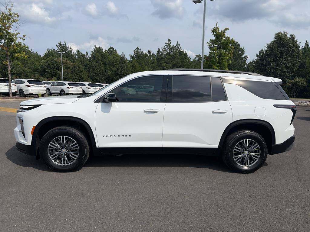 Used 2024 Chevrolet Traverse LT AWD/4WD image 4