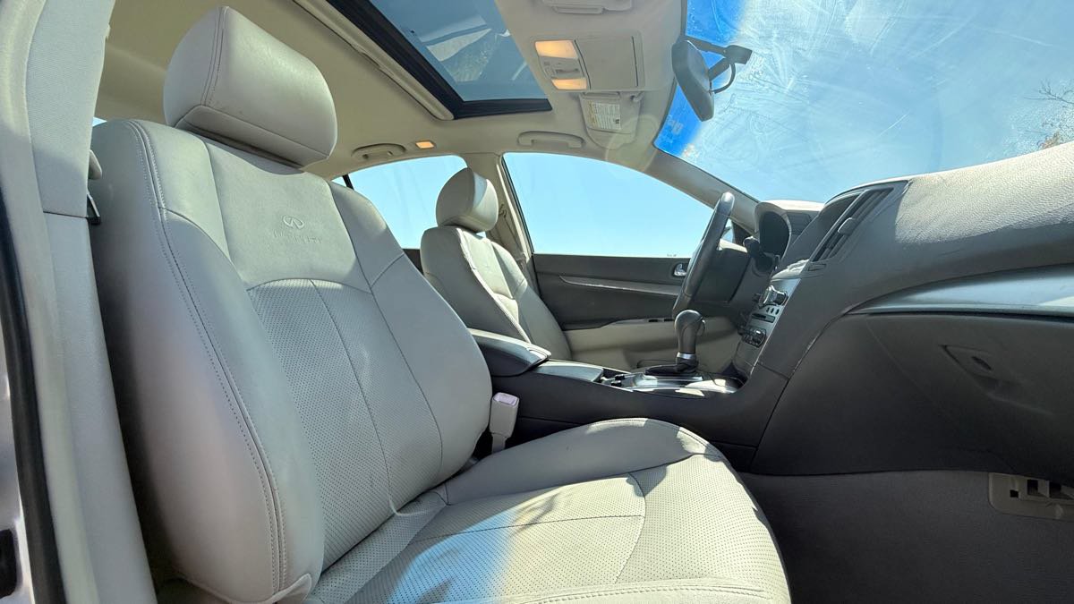 Used 2011 INFINITI G25 Journey w/ Moonroof Pkg RWD image 18