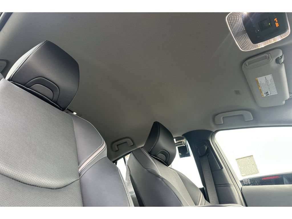 Used 2023 Toyota Prius XLE AWD/4WD image 18