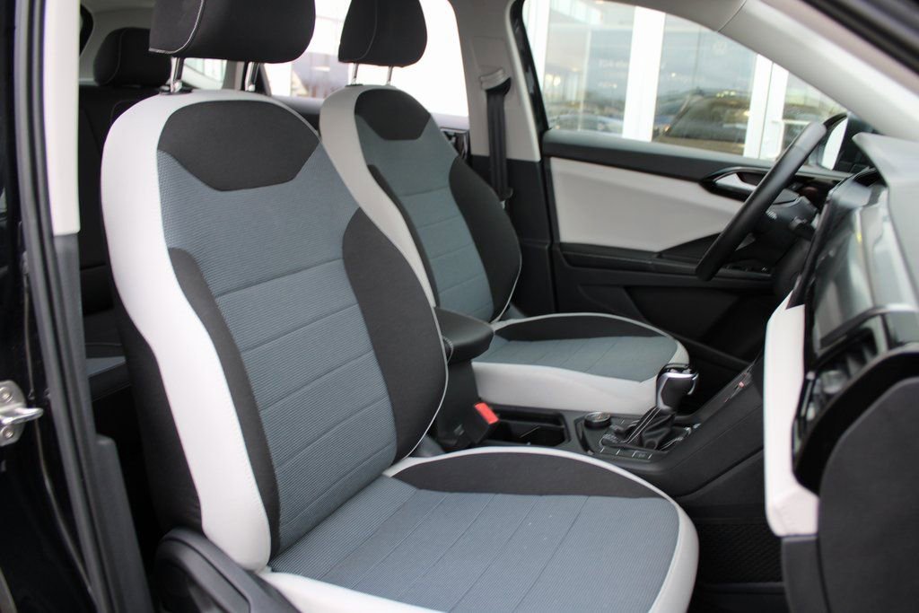 Certified 2025 Volkswagen Taos S image 25