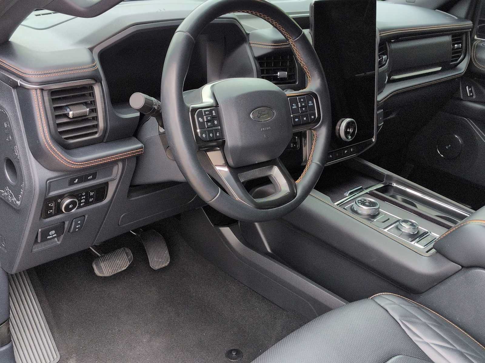 Used 2024 Ford Expedition Platinum AWD/4WD image 10
