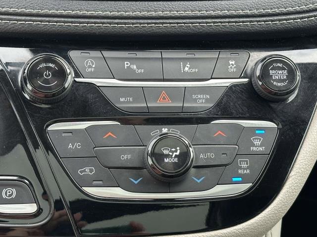 Used 2023 Chrysler Pacifica Limited image 22