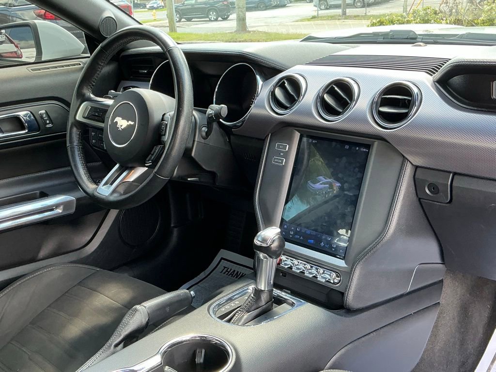 Used 2017 Ford Mustang Coupe image 14