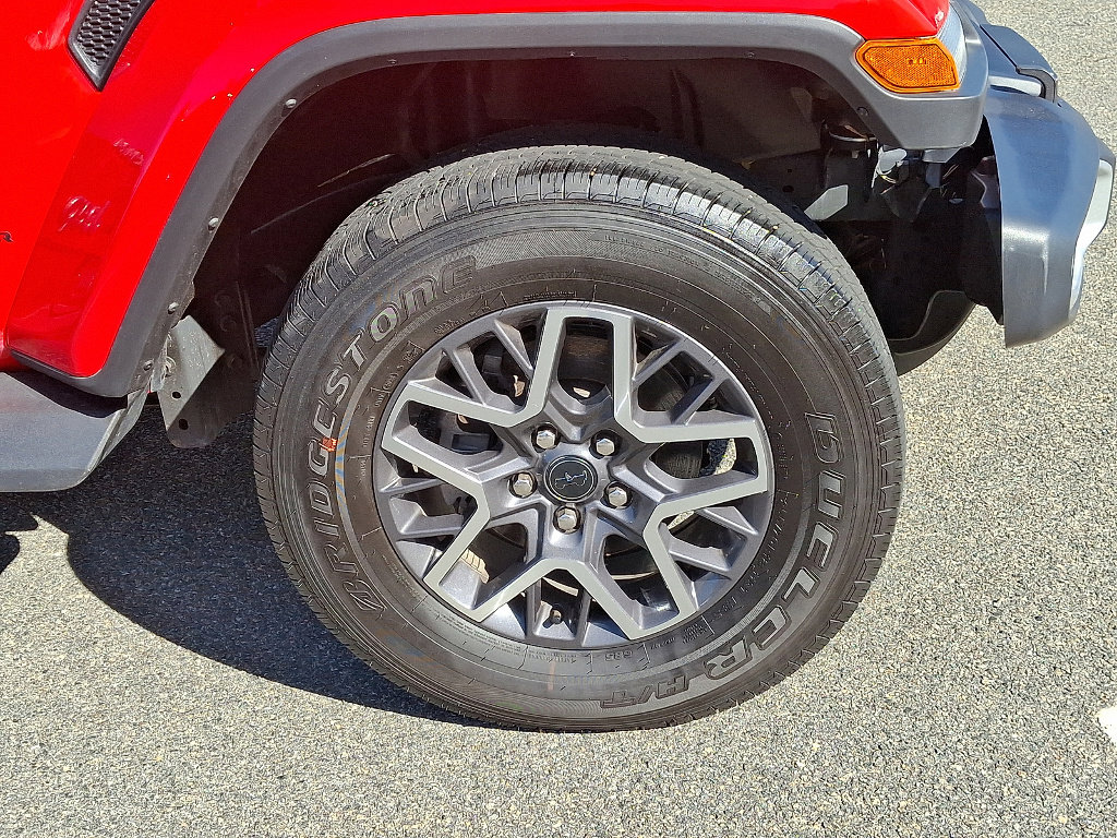 Certified 2024 Jeep Wrangler Unlimited Sahara w/ Technology Group AWD/4WD image 18