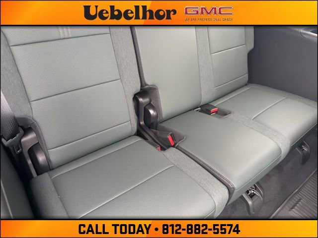New 2026 GMC Acadia AT4 w/ Luxury Package AWD/4WD image 9