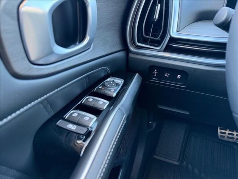 New 2026 Kia Sorento SX image 17