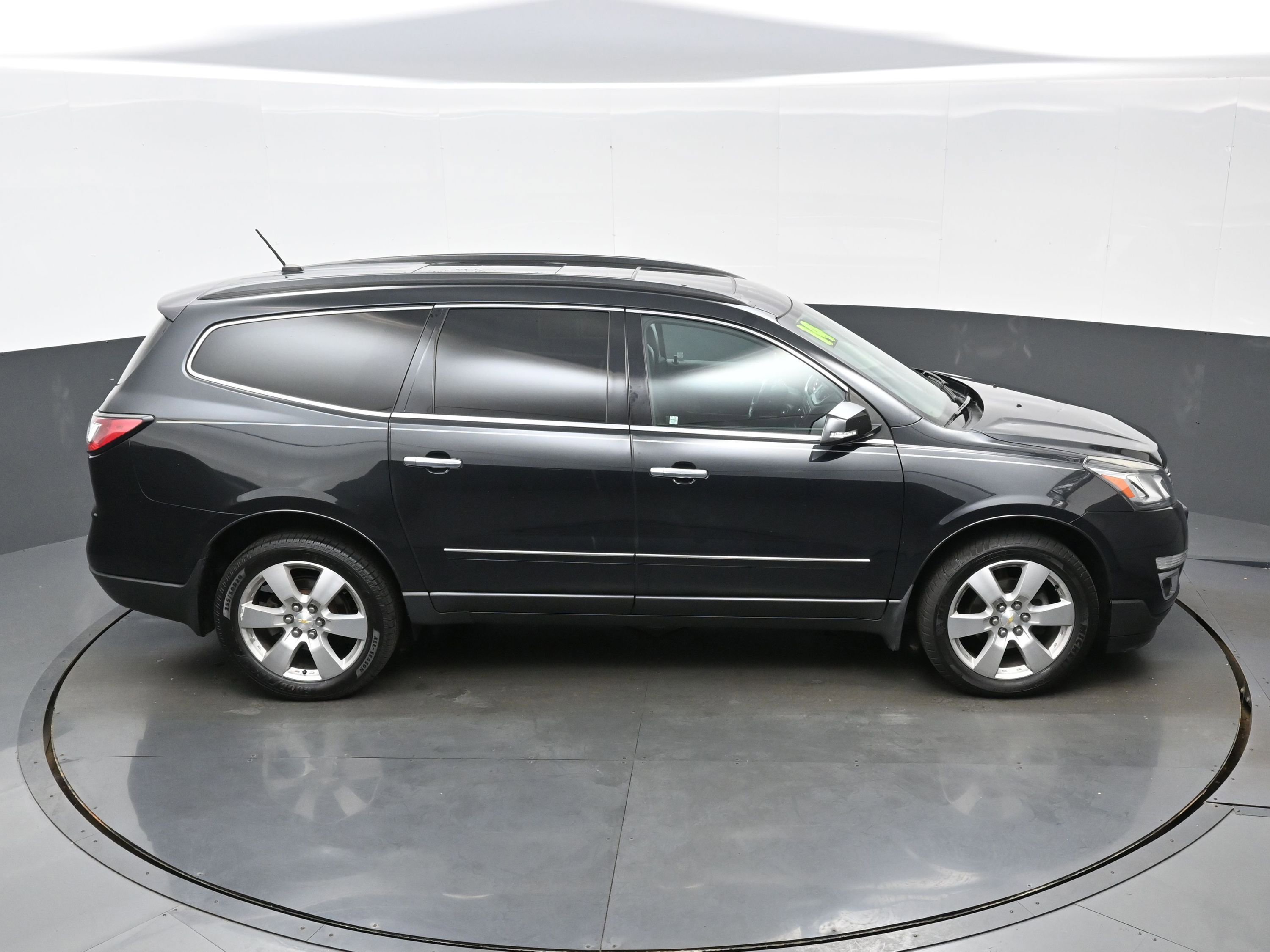 Used 2014 Chevrolet Traverse LTZ AWD/4WD image 38