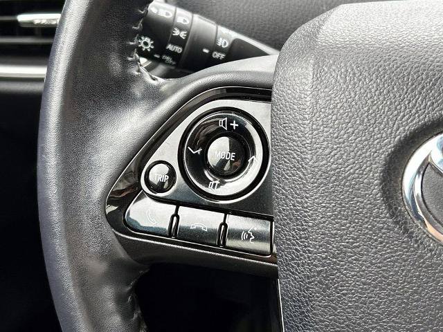 Used 2020 Toyota Prius Prime Limited FWD image 19