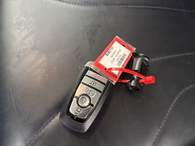 Used 2025 Ford Escape SE w/ PHEV Premium Package FWD image 29