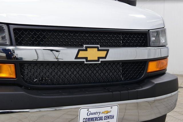 New 2026 Chevrolet Express 3500 w/ Power Convenience Package RWD image 5