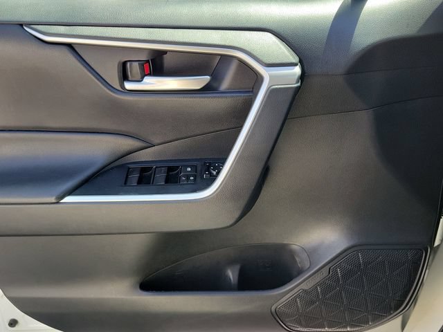 Used 2021 Toyota RAV4 XLE FWD image 15
