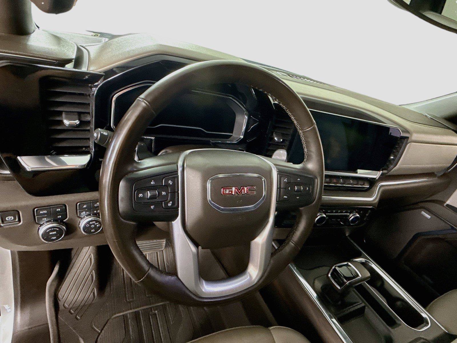 Used 2024 GMC Sierra 1500 SLT w/ SLT Premium Package AWD/4WD image 5