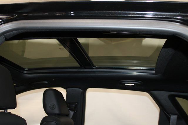 Used 2025 Cadillac XT5 Premium Luxury image 12