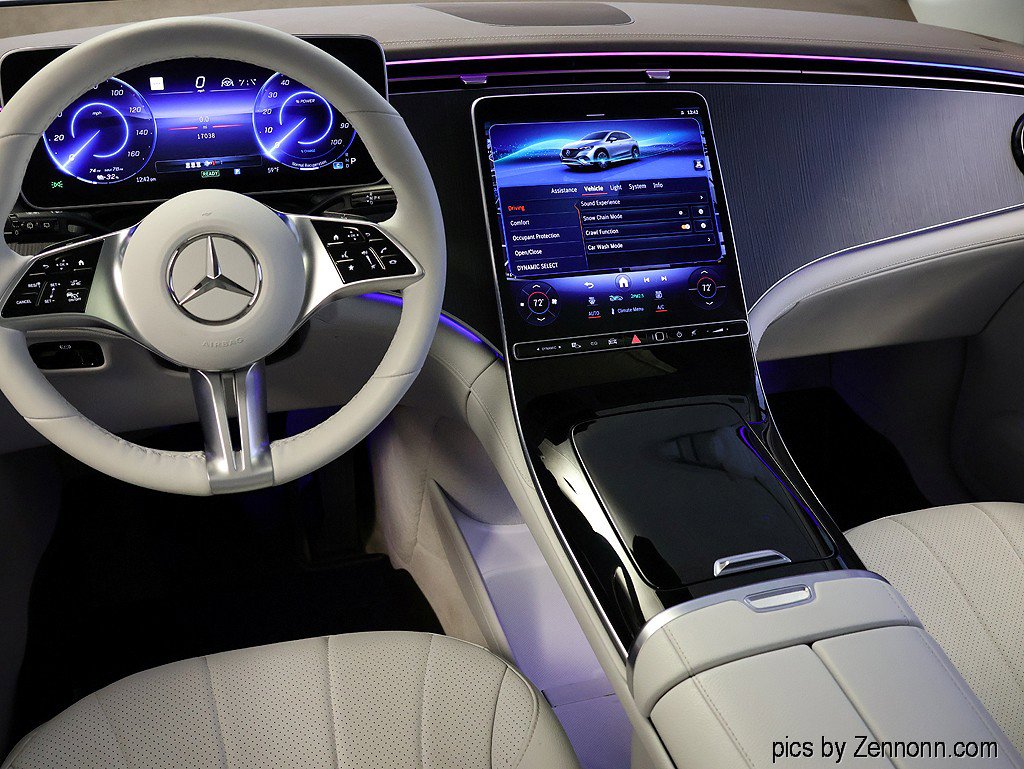 Used 2023 Mercedes-Benz EQE 350+ 4MATIC SUV w/ Exclusive Trim Package image 15