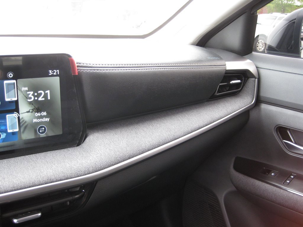 Used 2025 Nissan Kicks SV FWD image 18