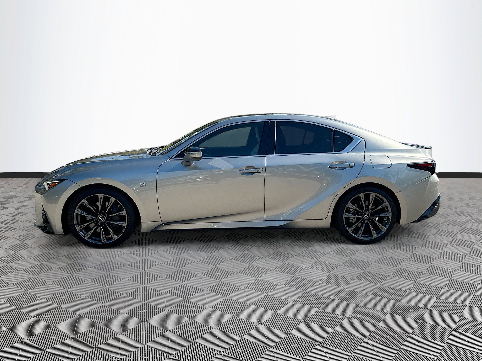 Used 2022 Lexus IS 350 F Sport image 4
