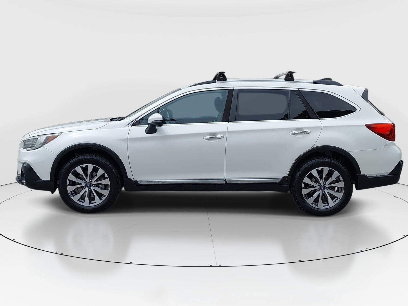 Used 2018 Subaru Outback 2.5i Touring image 4