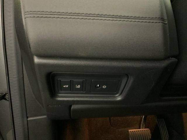 Used 2018 Land Rover Discovery Sport HSE AWD/4WD image 16
