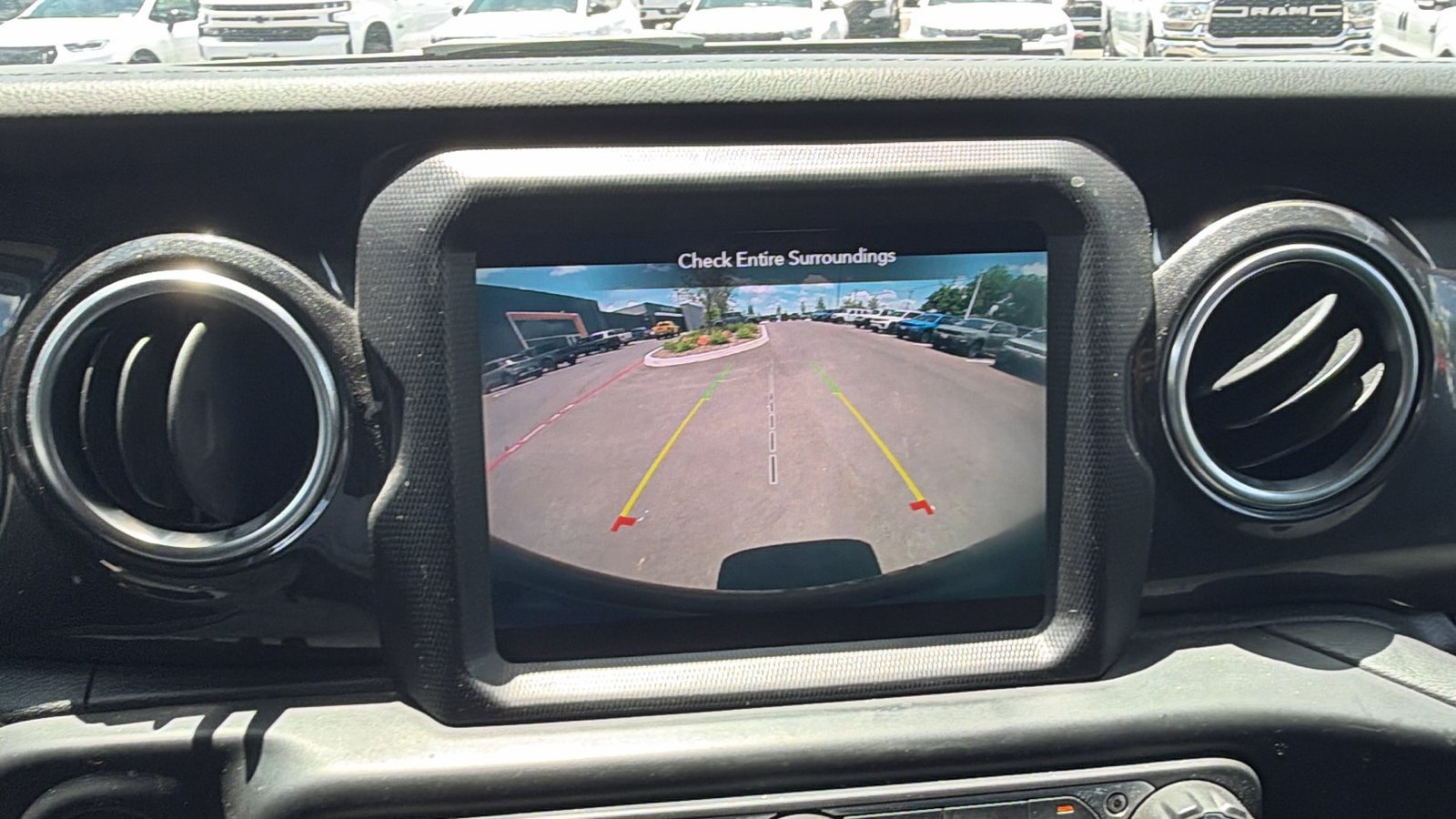 Certified 2020 Jeep Wrangler Unlimited Sahara AWD/4WD image 26