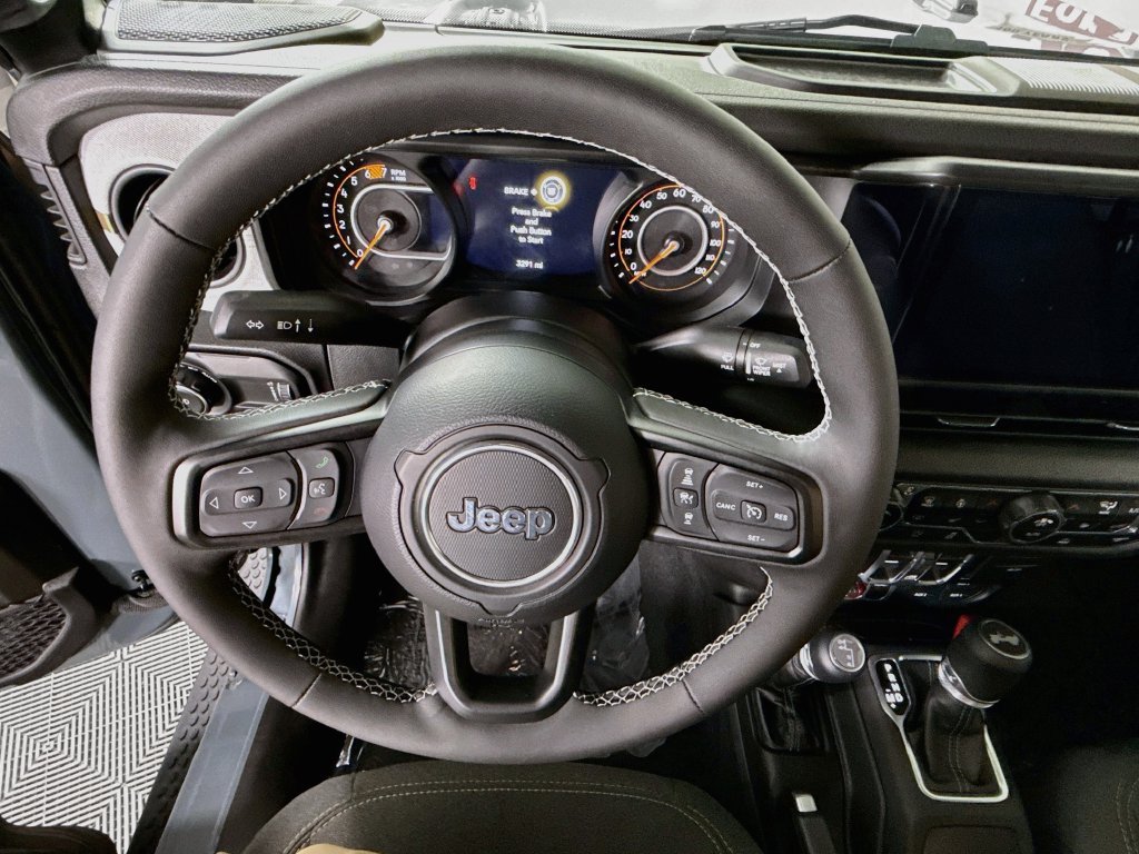 Used 2025 Jeep Wrangler Unlimited Sport AWD/4WD image 19