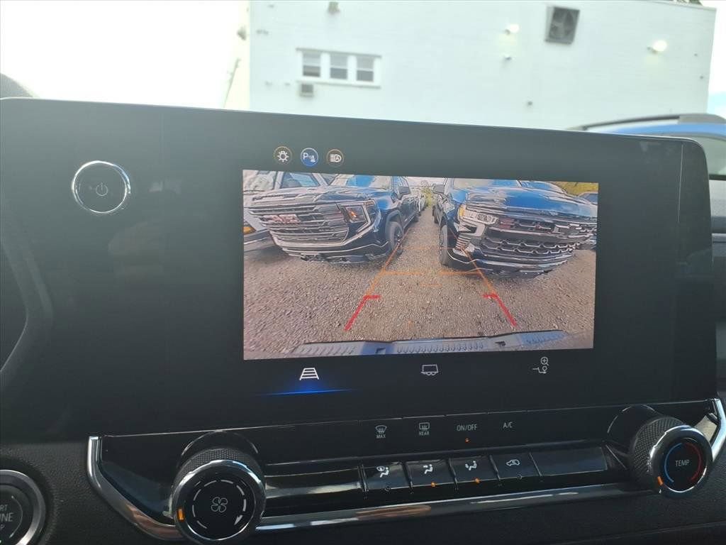 Used 2025 Chevrolet Colorado W/T image 19