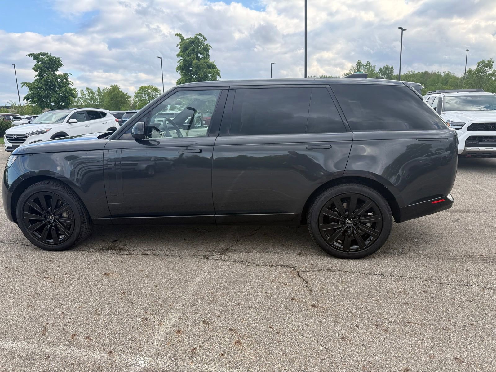 Used 2023 Land Rover Range Rover Long Wheelbase SE AWD/4WD image 8