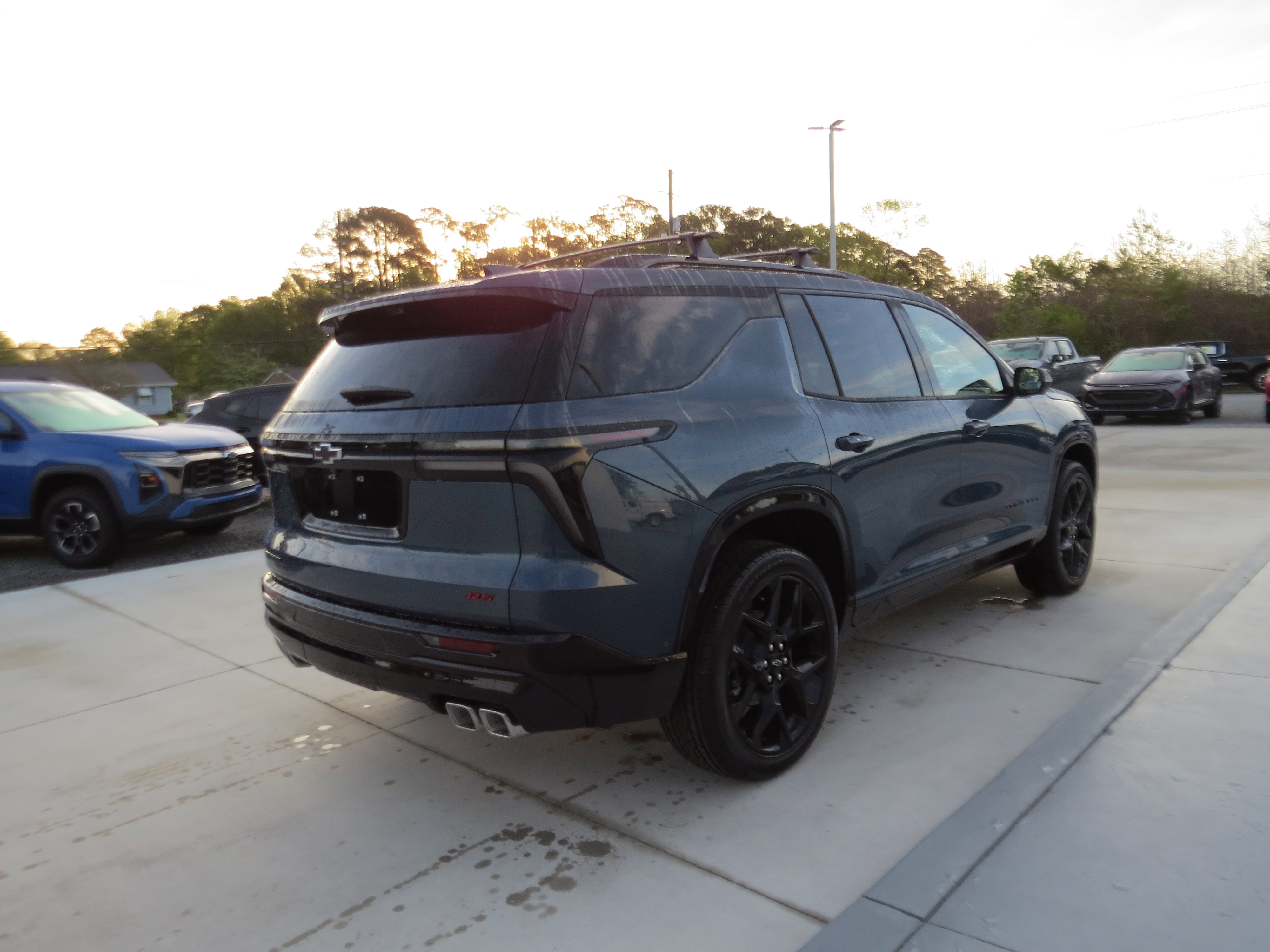 New 2026 Chevrolet Traverse RS w/ LPO, Floor Liner Package FWD image 5