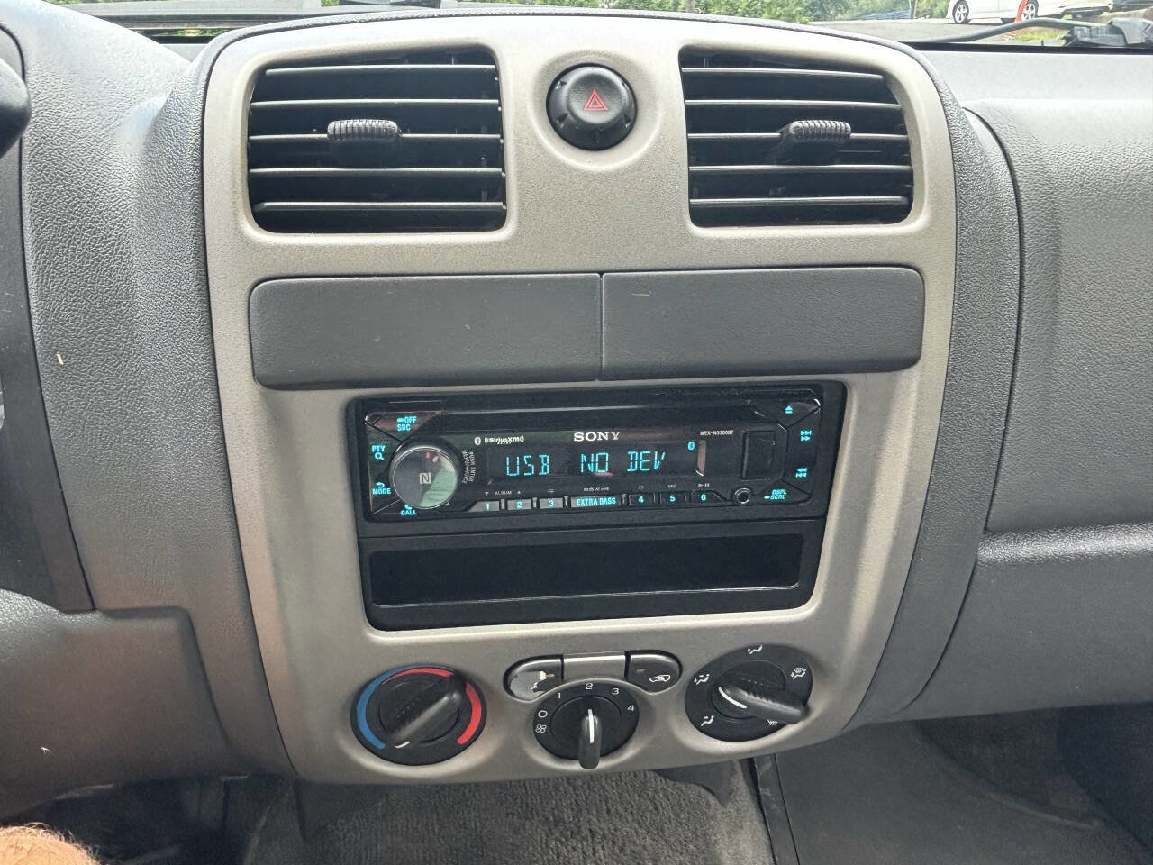 Used 2004 Chevrolet Colorado LS w/ Power Convenience Package image 17