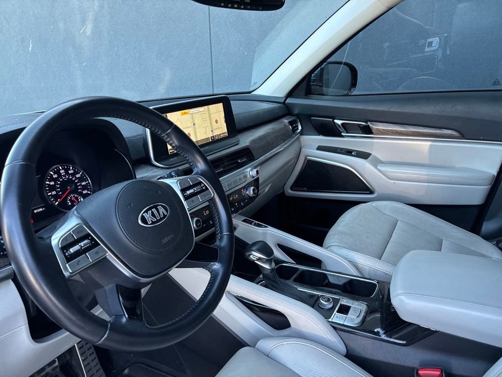 Used 2020 Kia Telluride SX w/ Towing Package FWD image 17