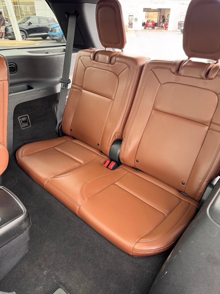 Used 2021 Lincoln Aviator Reserve w/ Equipment Group 202A AWD/4WD image 13