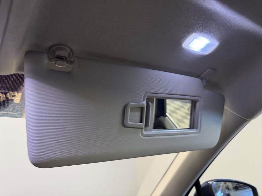 Used 2023 Volkswagen Tiguan SE image 29