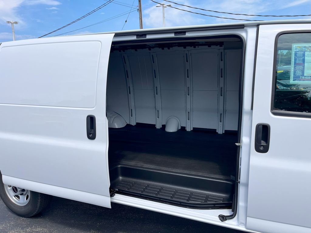 Used 2024 GMC Savana 2500 Extended w/ Driver Convenience Package RWD image 11