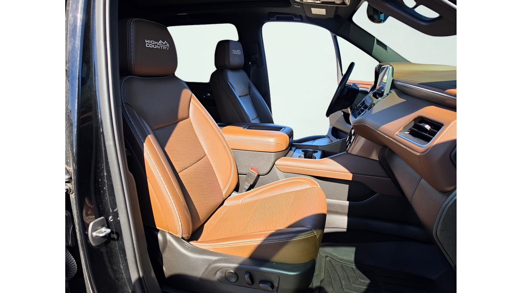 Used 2021 Chevrolet Suburban High Country AWD/4WD image 17