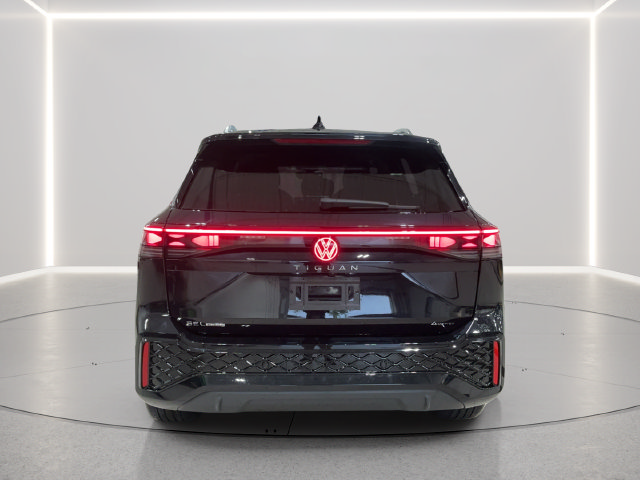 New 2026 Volkswagen Tiguan SEL R-Line AWD/4WD image 4