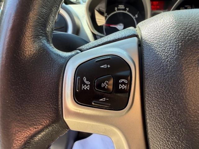 Used 2013 Ford Fiesta SE FWD image 22