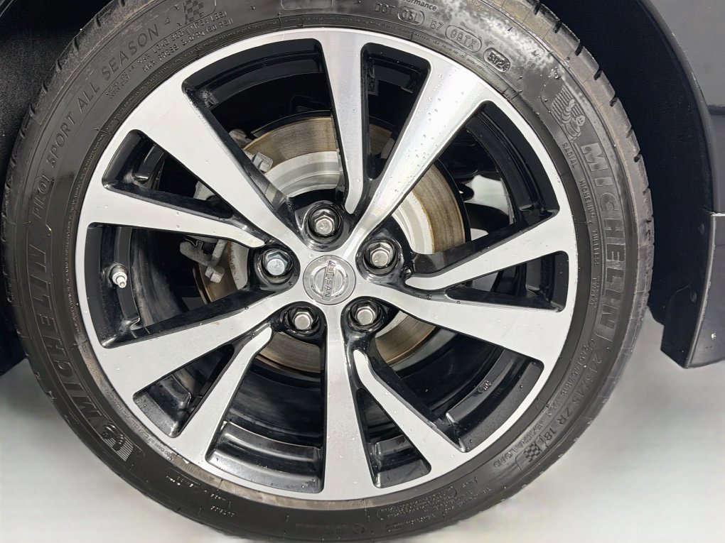 Used 2018 Nissan Maxima Platinum FWD image 30
