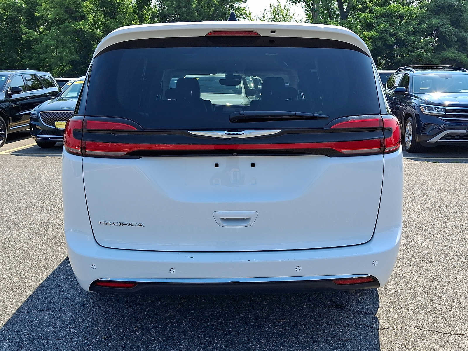 Certified 2023 Chrysler Pacifica Touring-L FWD image 5