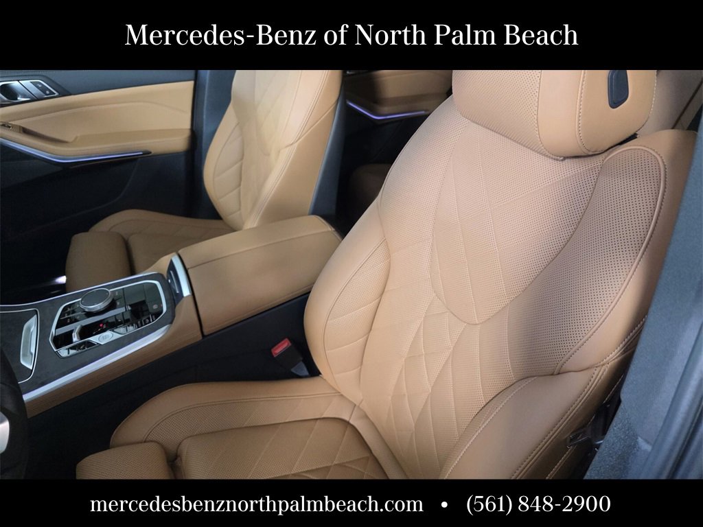 Used 2024 BMW X5 xDrive40i w/ Premium Package image 11