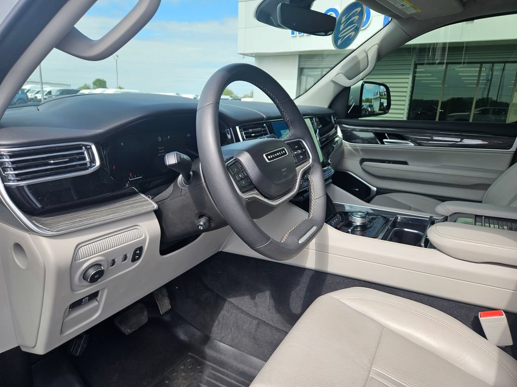 Used 2022 Jeep Wagoneer Series III w/ Convenience Group I AWD/4WD image 36