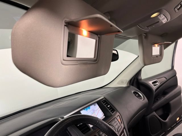 Used 2020 Nissan Pathfinder Platinum FWD image 37
